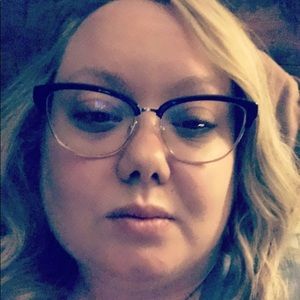 Meet your Posher, Roxanne